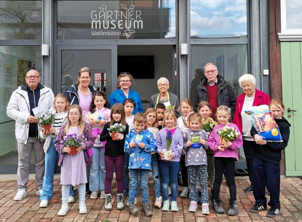 Die Varietà-Kinder hatten viel Spaß und Freude im Gärtnermuseum.