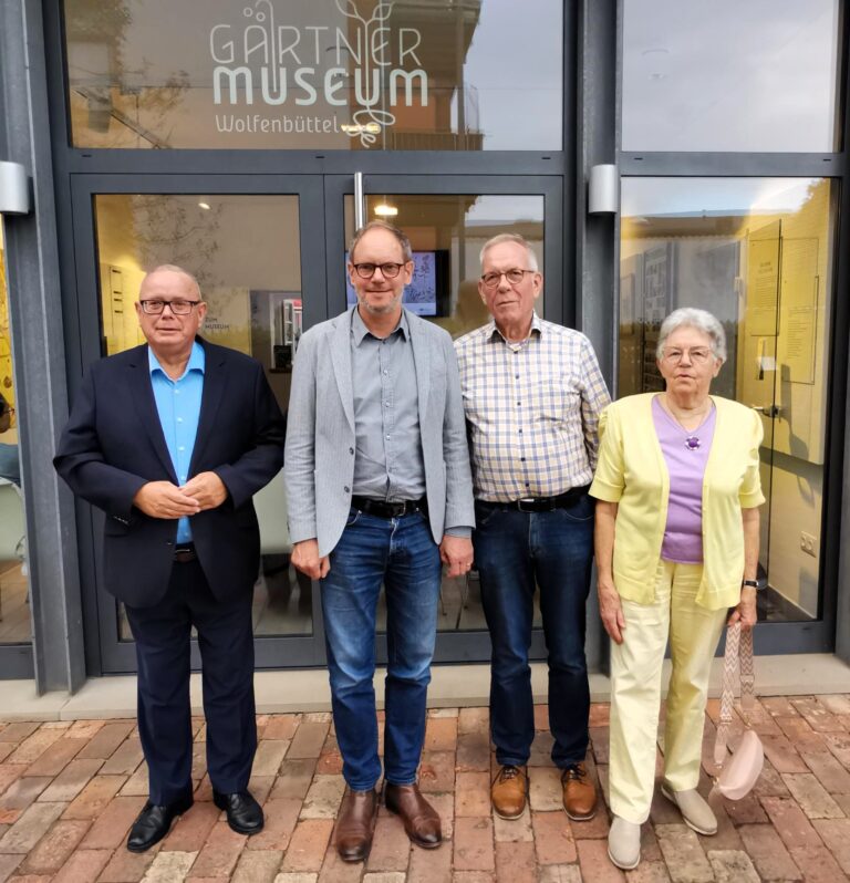 Das Gärtnermuseum hatte Dr. Thomas Biskup (2. v. l.) zu Gast.